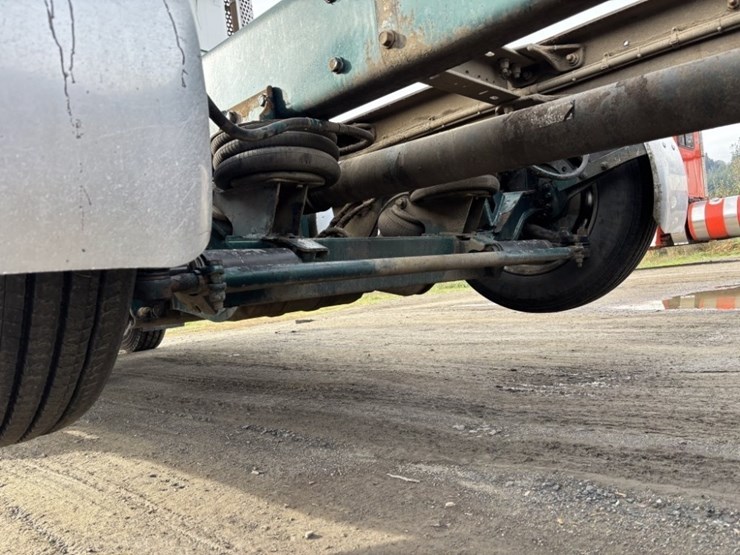 2018-kenworth-w900-image-23