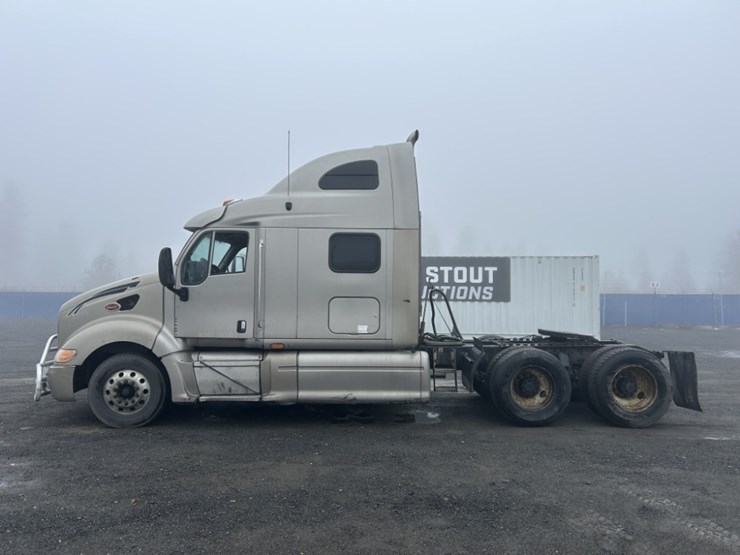 2007-peterbilt-387-image-2