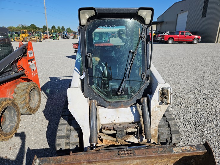 2013-bobcat-t590-image-4