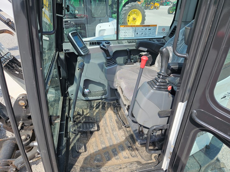 2016-bobcat-e63-image-9