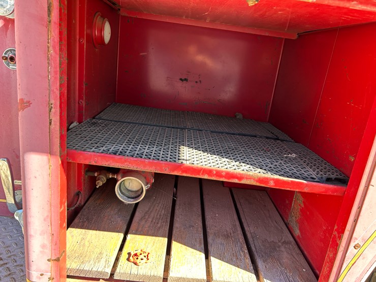 #22559-•-inop-1971-international-harvester-1800-s/a-daycab-fire-truck-vin:-416080g411147-image-26