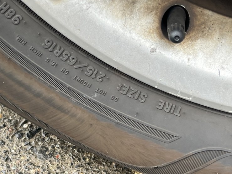 2011-subaru-forester-image-16