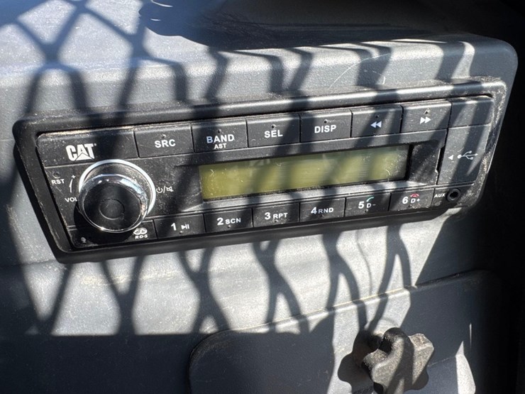 2023-caterpillar-299d3-image-30