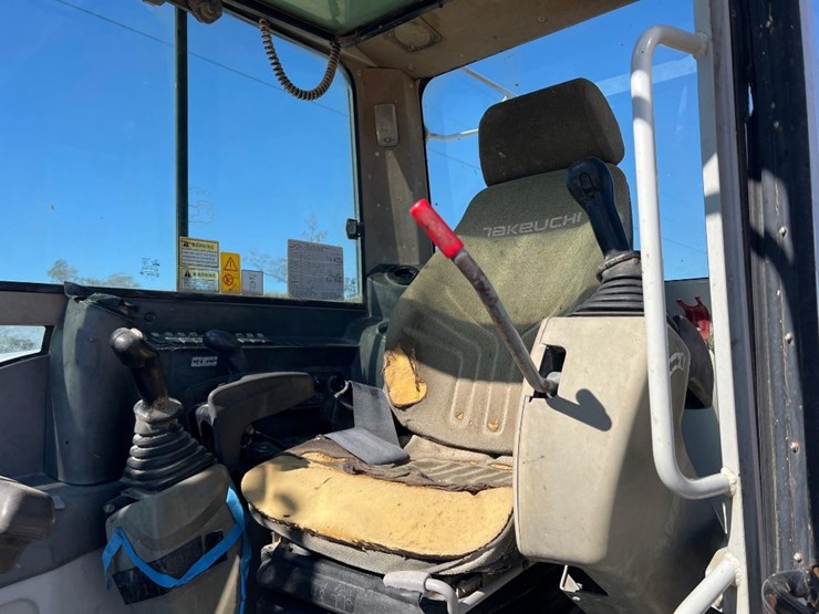 takeuchi-tb285-image-32