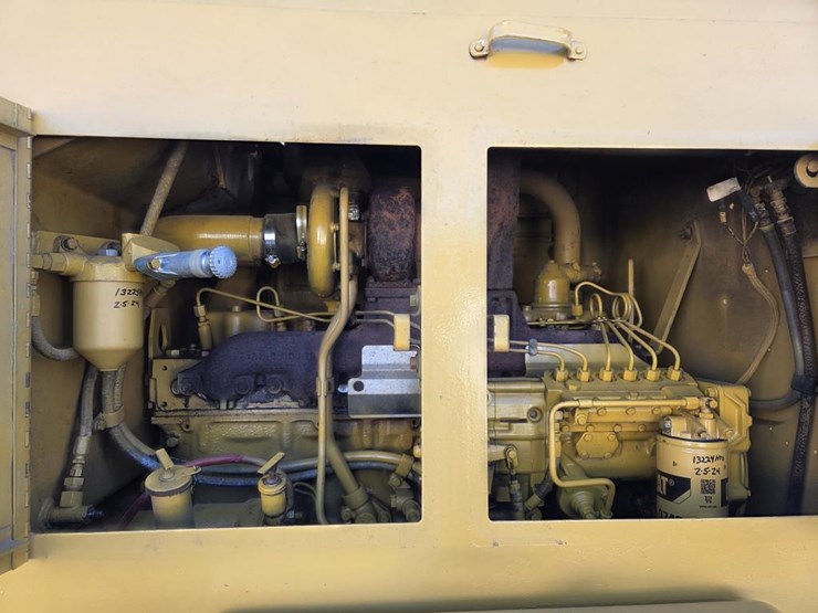 caterpillar-140-image-39