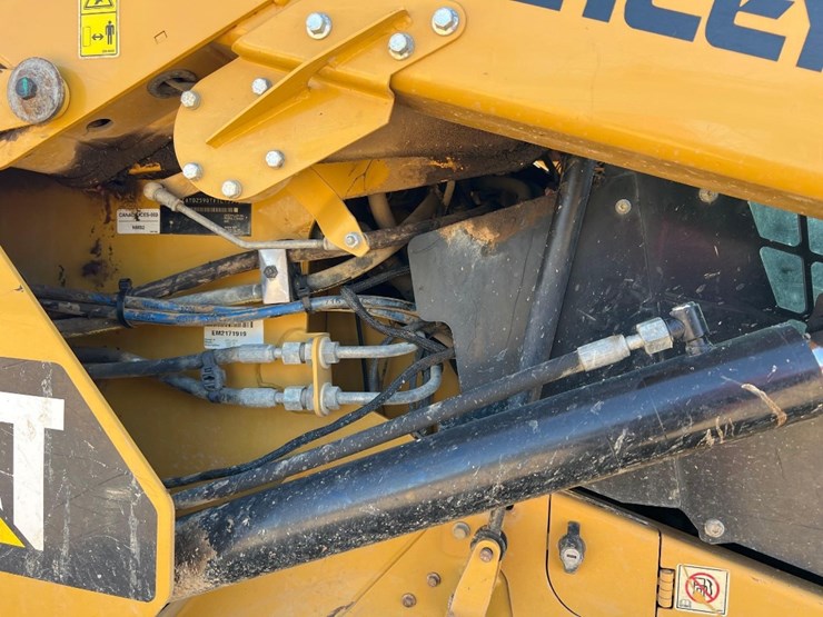 2018-caterpillar-259d-image-16