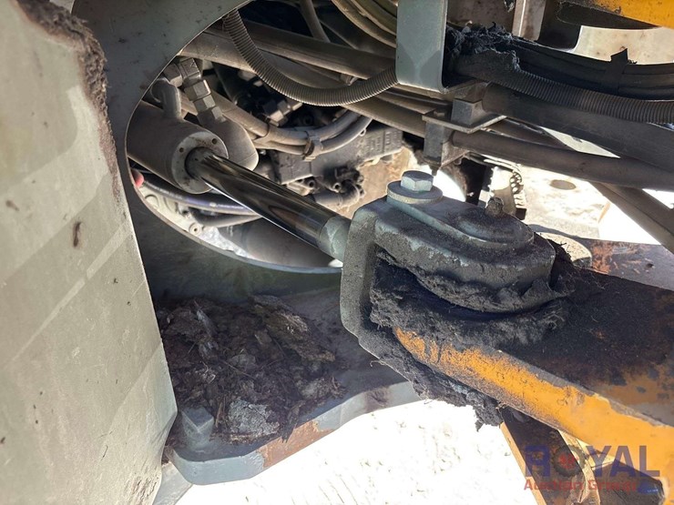 2015-liebherr-l542-image-13