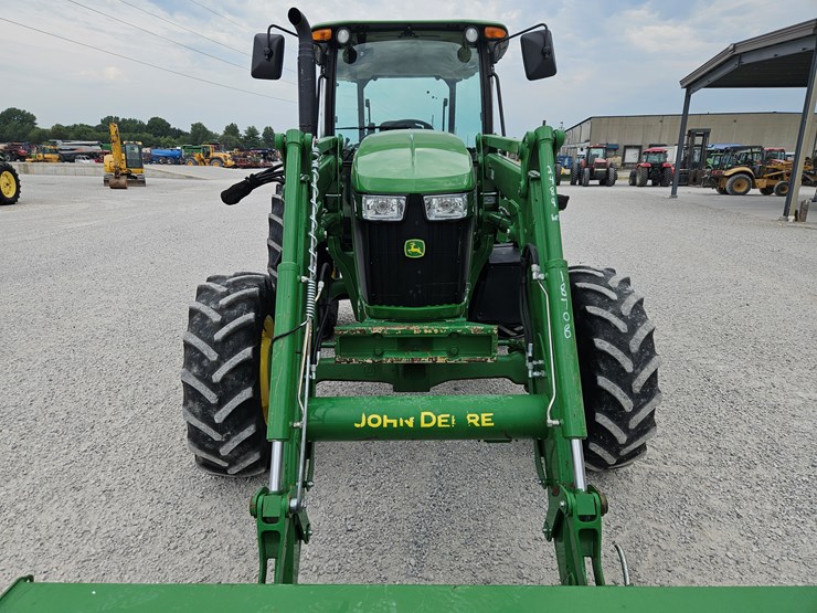 2017-john-deere-6105e-image-4