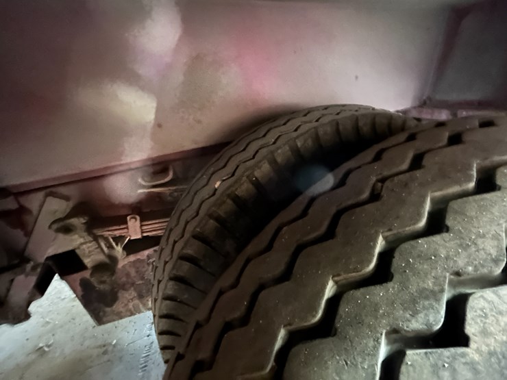 #22556-•-howe-load-star-1800-s/a-daycab-fire-truck-d0532ghb25589-image-9