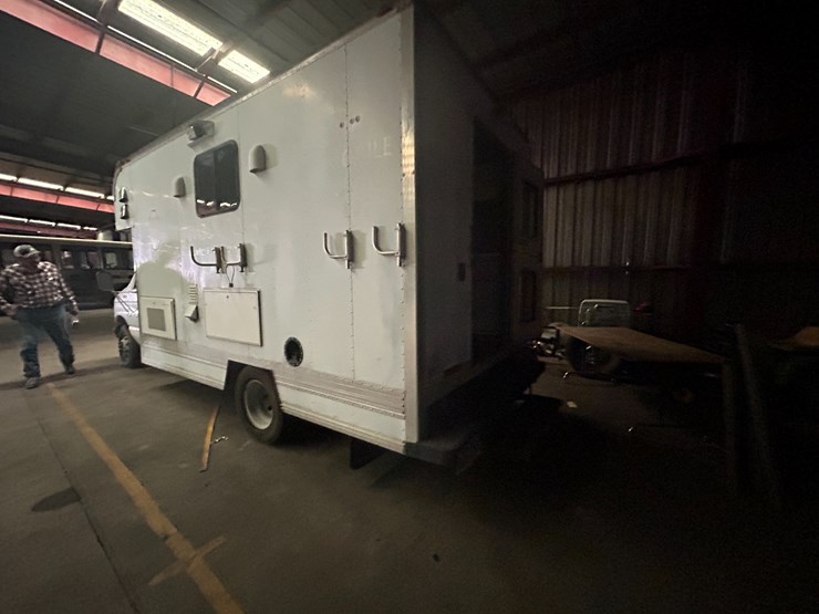 1992-ford-e350-image-4