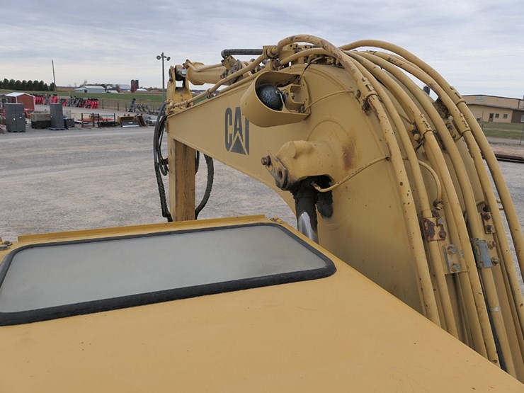 caterpillar-215d-image-27