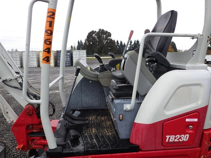 takeuchi-tb230-image-24
