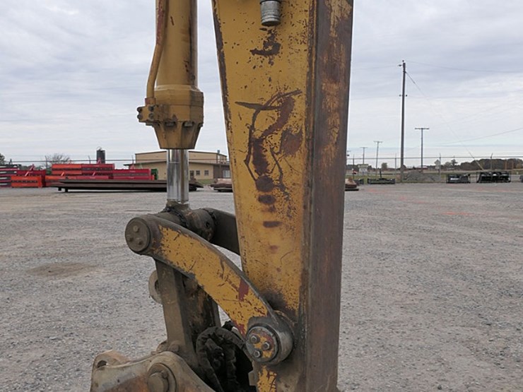 caterpillar-215d-image-10