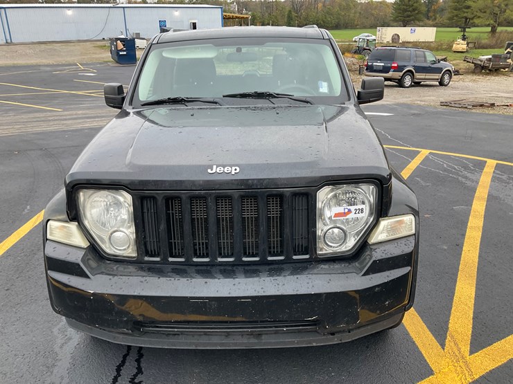 2010-jeep-liberty-image-2