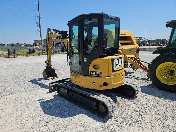 2020-caterpillar-303.5-image-12