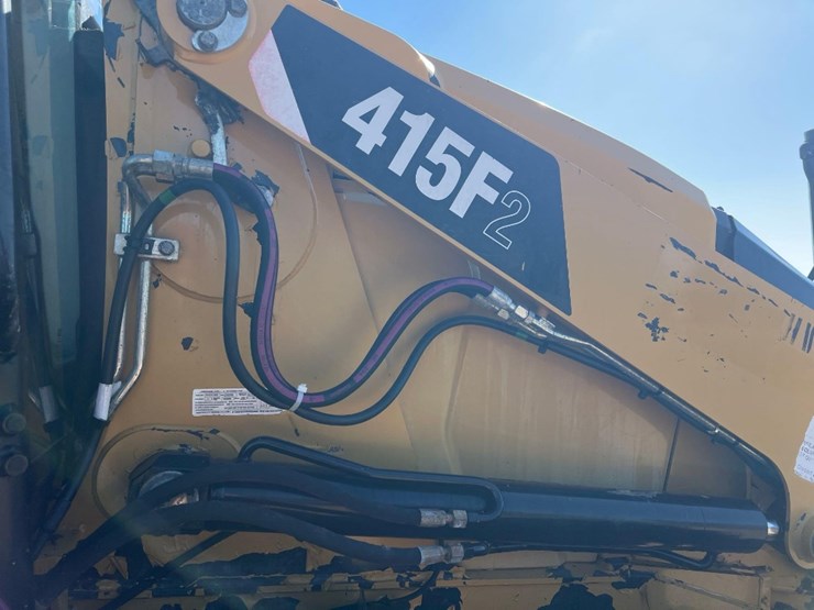 2015-caterpillar-415f2-image-22