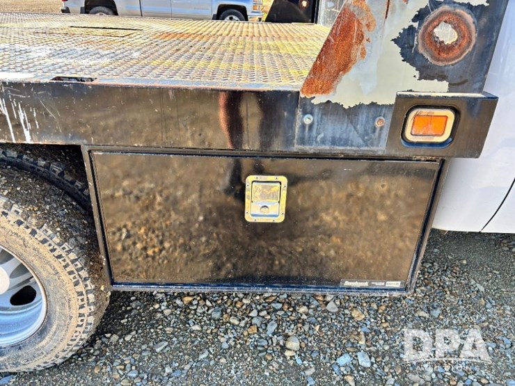 2013-chevrolet-3500hd-image-39