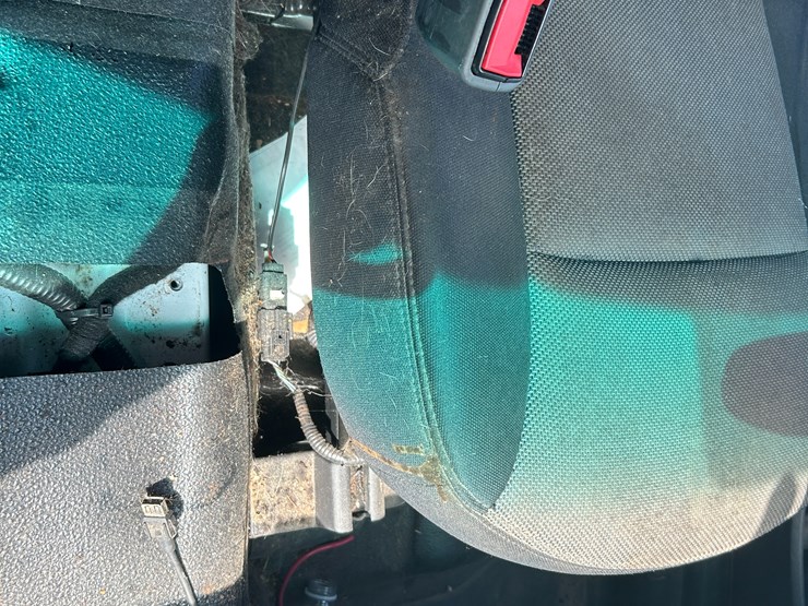 2013-ford-explorer-image-48