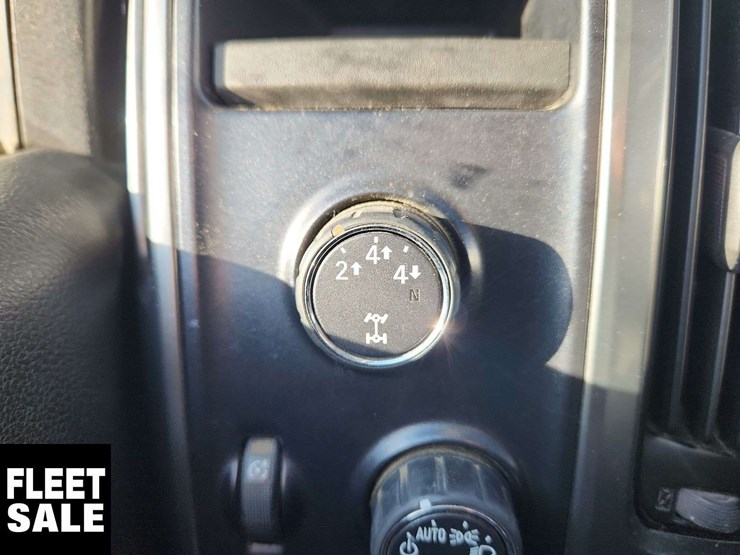 2016-chevrolet-silverado-2500hd-image-12