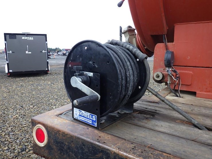 2011-ford-f650-image-19