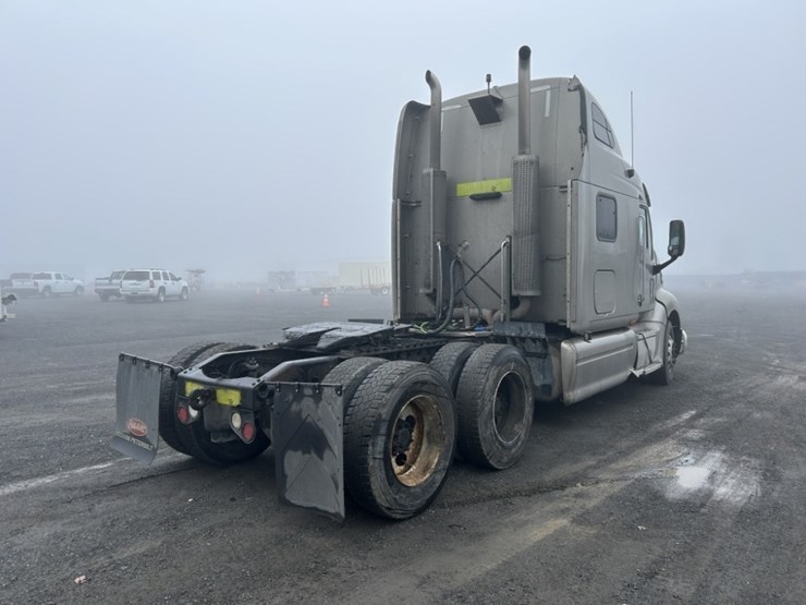 2007-peterbilt-387-image-5