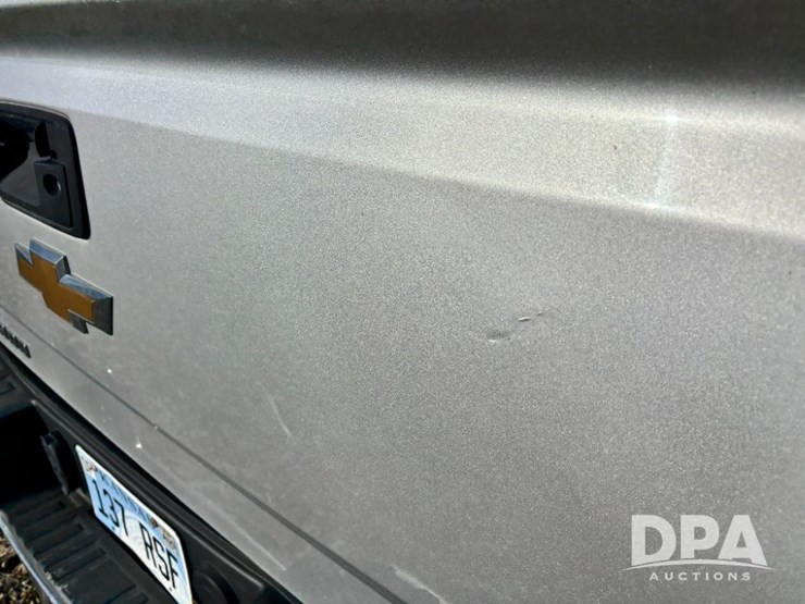 2015-chevrolet-silverado-image-34