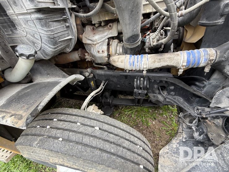 2012-freightliner-cascadia-truck-(lld1452)-image-23