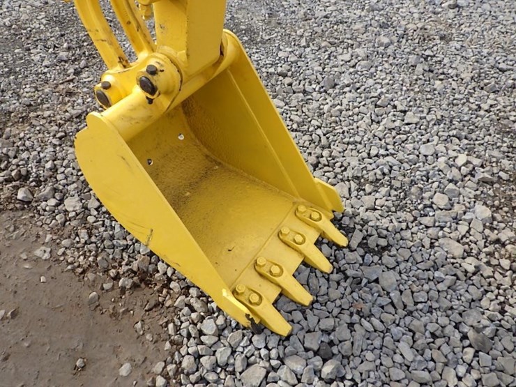 komatsu-pc28-image-7