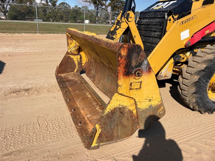 2015-caterpillar-415f2-image-9