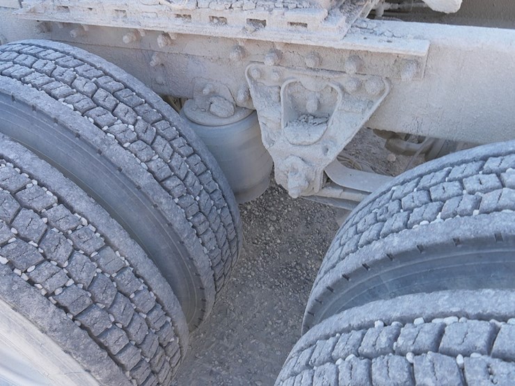 2004-mack-ch613-image-16