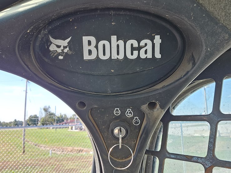 2013-bobcat-t590-image-10