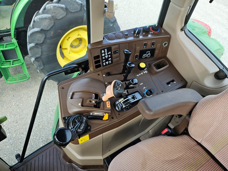 2006-john-deere-6420-image-11