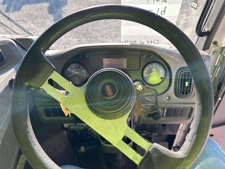 2019-peterbilt-520-image-12