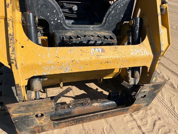 2020-caterpillar-239d3-image-9