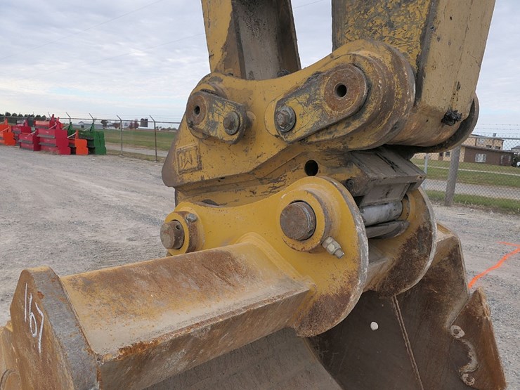 2015-caterpillar-329fl-image-11