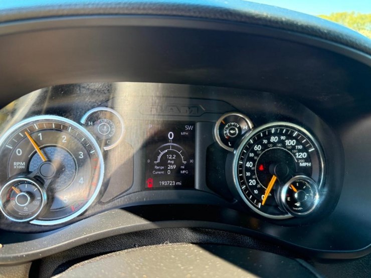 2020-dodge-ram-5500-image-27