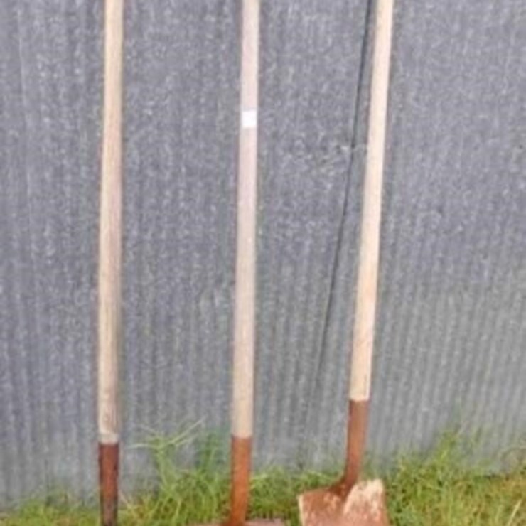 3 SHOVELS