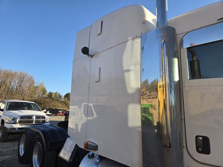 2007-peterbilt-386-image-25