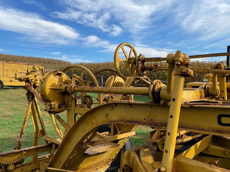 caterpillar-44-tow-grader-image-45