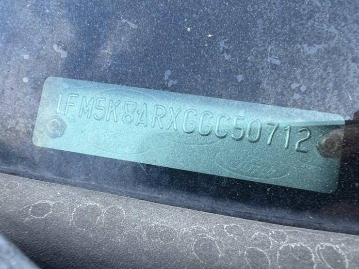 2016-ford-explorer-image-9