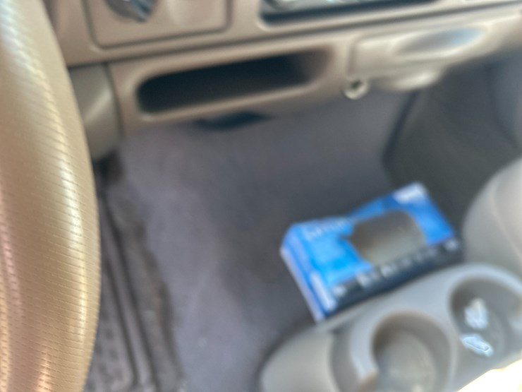 2000-ford-excursion-image-39