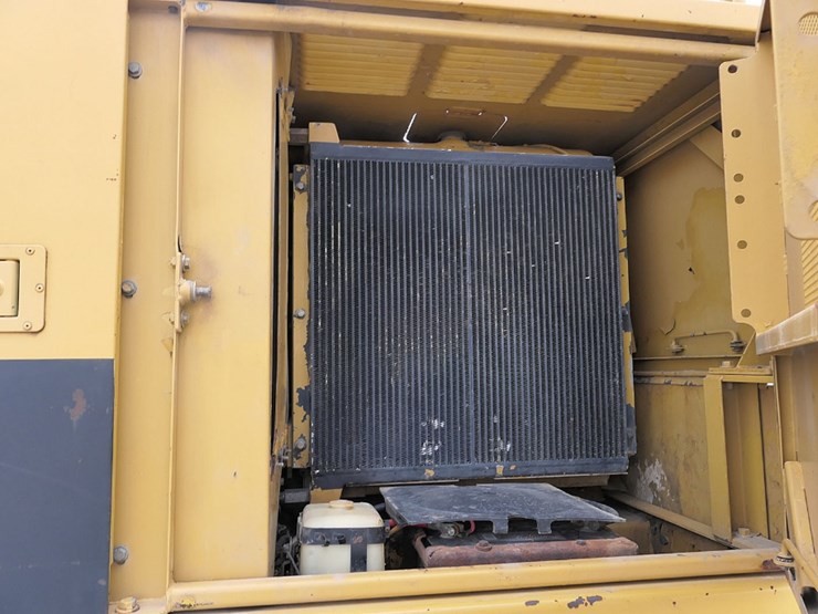 caterpillar-215d-image-20