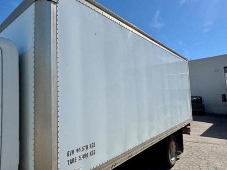 2010-hino-258-image-19