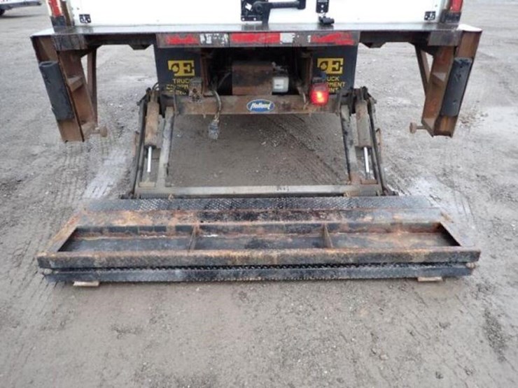 inoperable-2010-freightliner-m2106-business-class-image-51