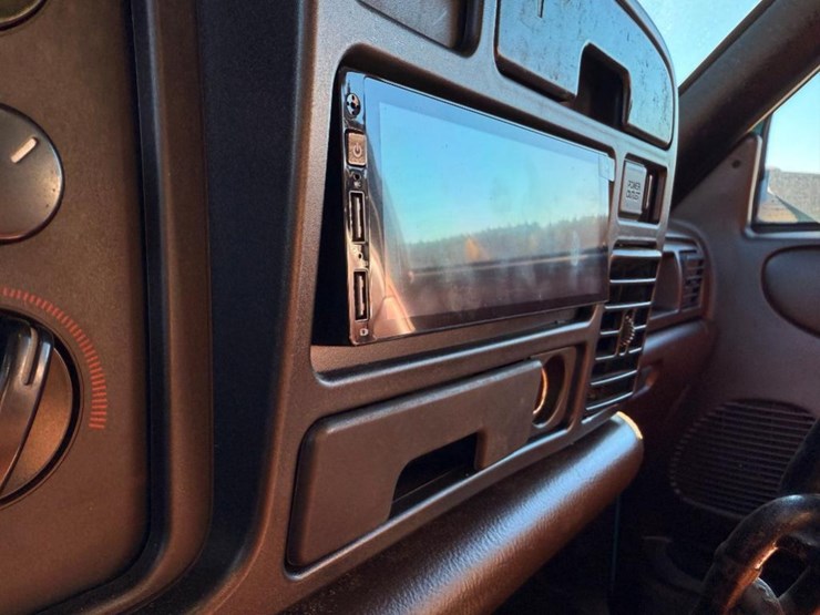 1996-dodge-ram-3500-image-17