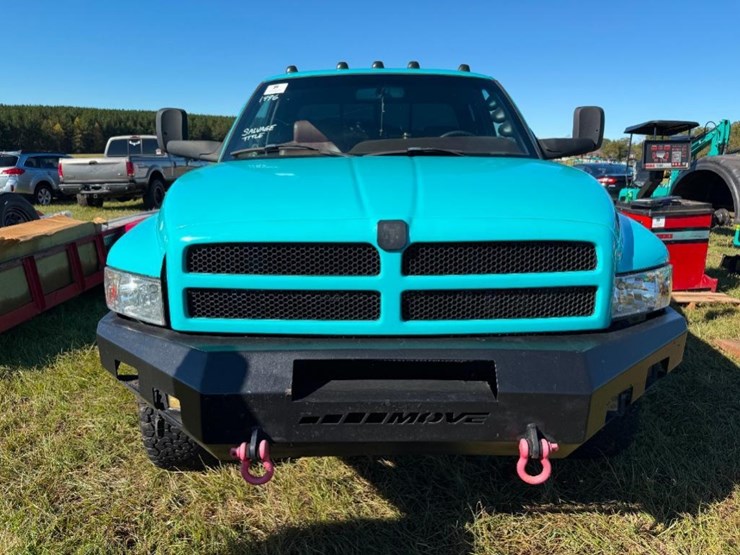 1996-dodge-ram-3500-image-2