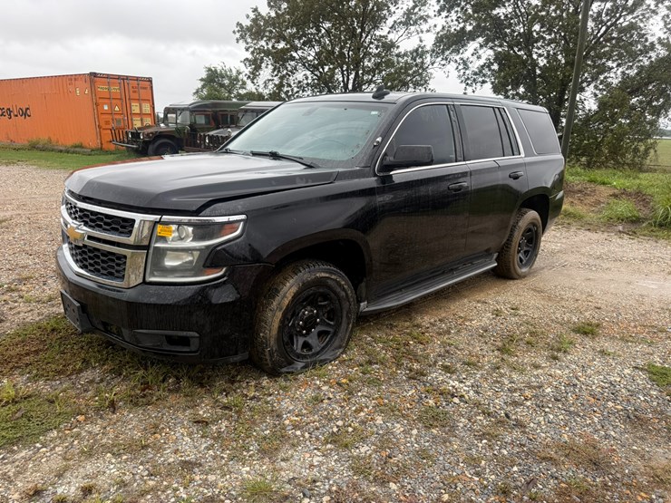 2015-chevrolet-tahoe-image-1