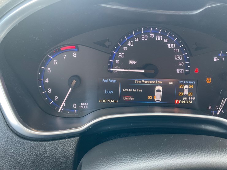 2015-cadillac-srx-image-16