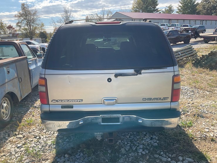 2000-chevrolet-suburban-image-4