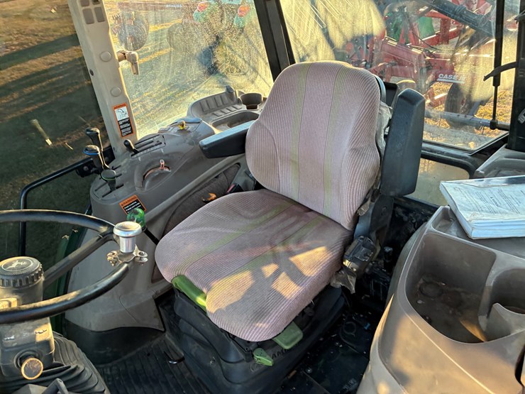 2017-john-deere-6115d-image-13